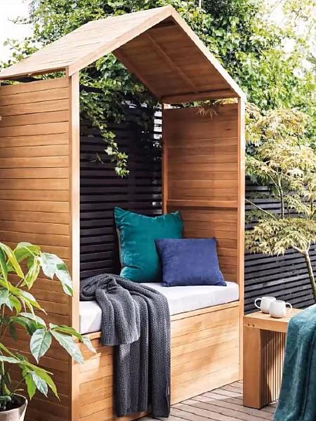 OUTDOOR SPACE